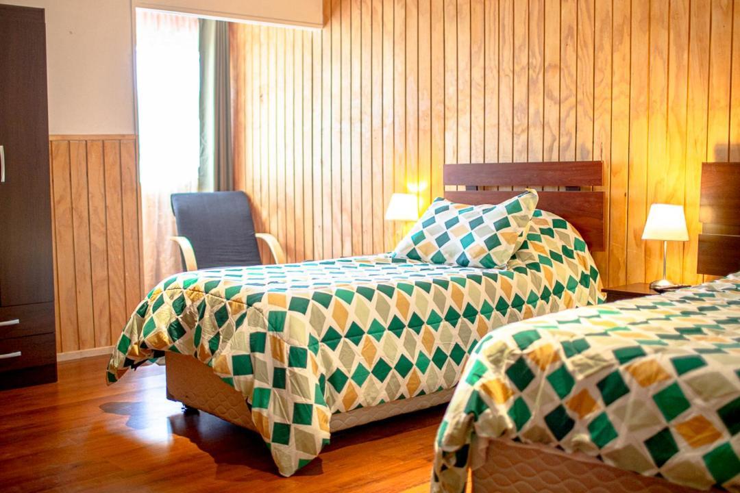 Roble Austral Hostal Coyhaique Eksteriør bilde