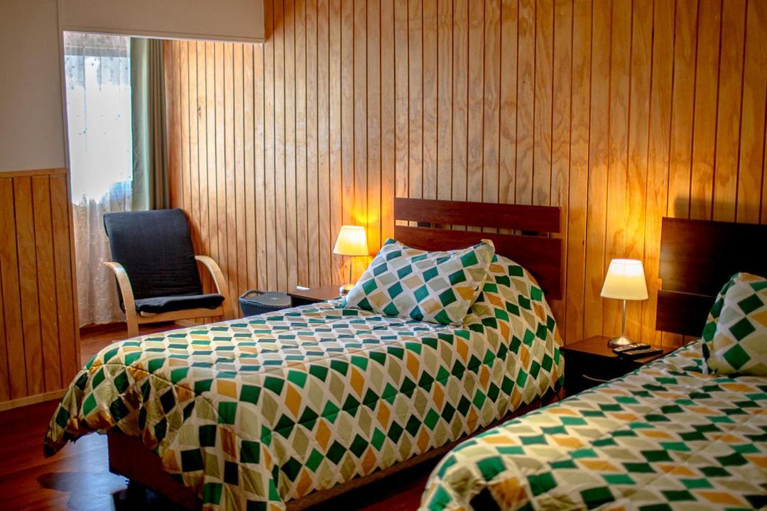 Roble Austral Hostal Coyhaique Eksteriør bilde